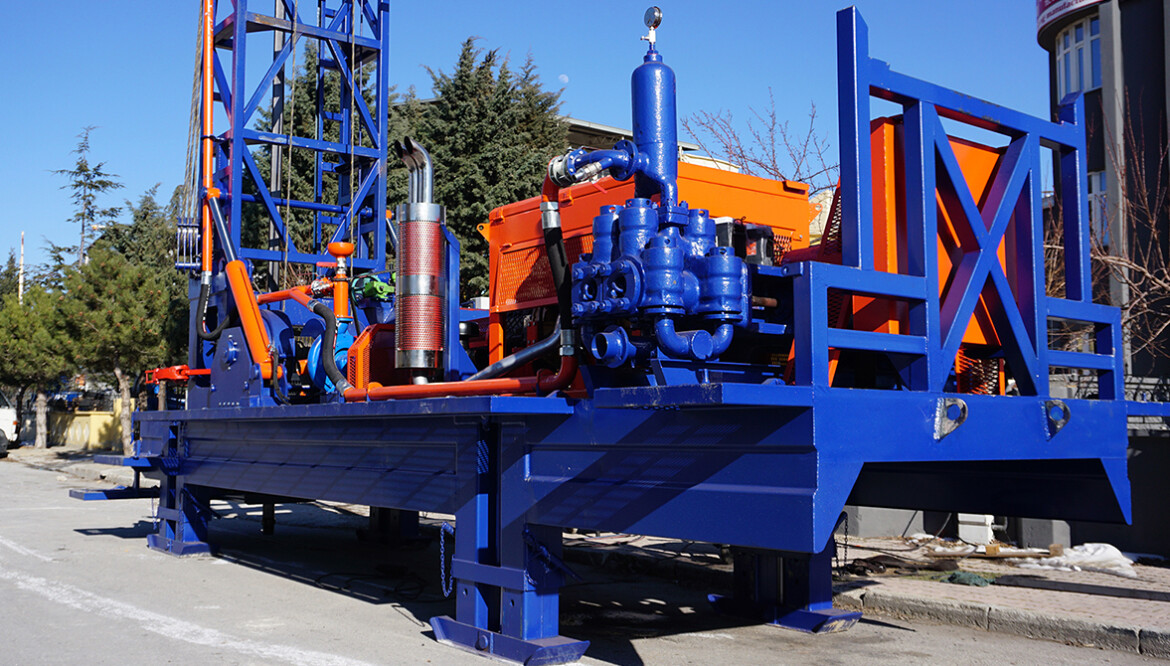 BMKS 500 : DEEP WELL WATER DRILLING MACHINE WITH 500 M CAPACITY