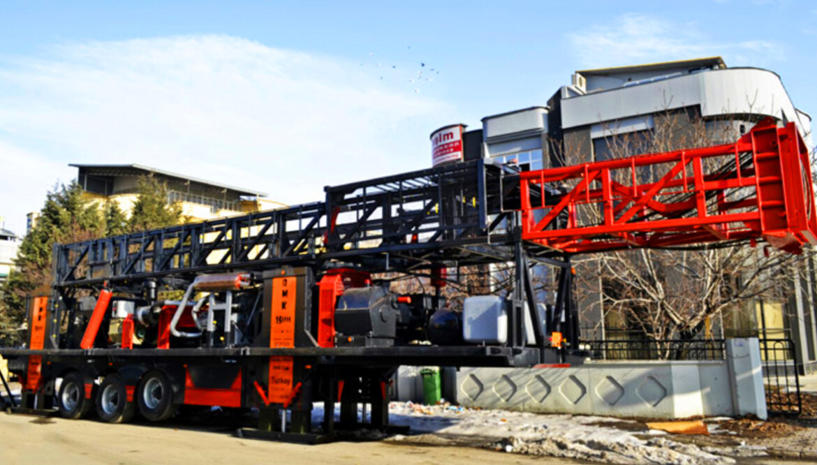 BMKS 1500 : DEEP WELL WATER DRILLING MACHINE WITH 1500 M CAPACITY